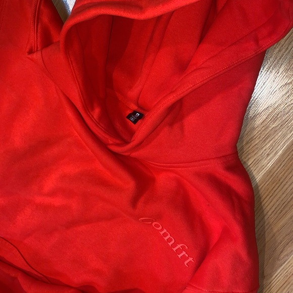 RED COMFRT HOODIE SMALL - Picture 5 of 6